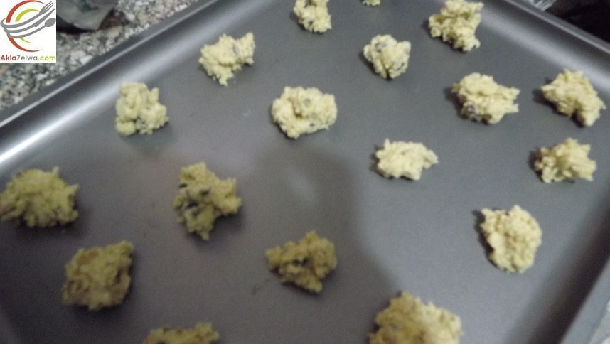 كوكيز الشوفان بالشكولاته و الزبيب oat cookies with chocolate and raisins